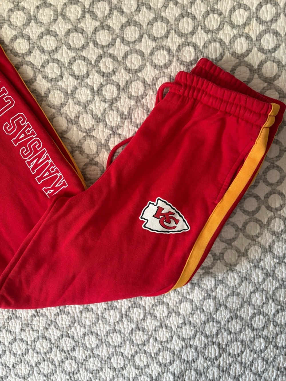 Kansas City Chiefs Red and Yellow Women’s Wide Leg Oversized sweatpants Medium - Picture 10 of 10